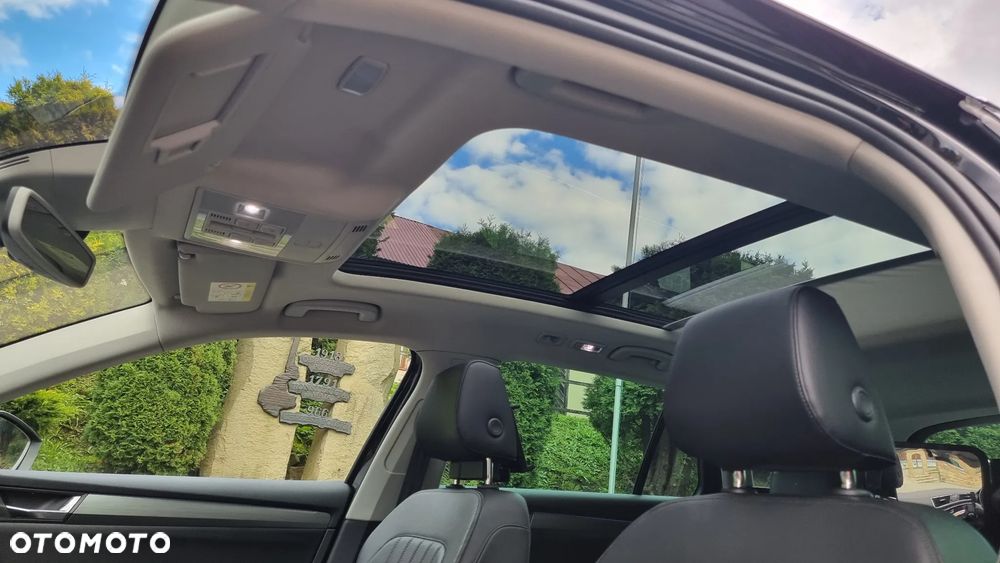 Skoda Superb Combi 2.0 TDI DSG Premium Edition - 5