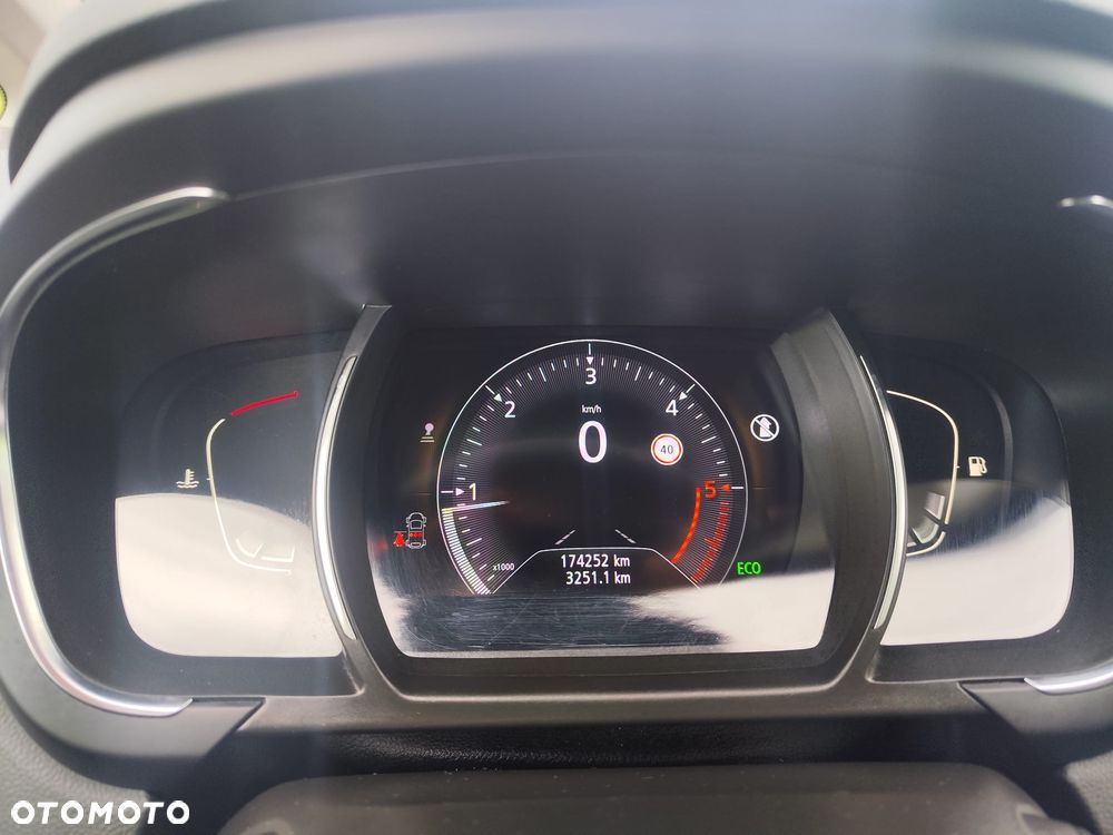 Renault Grand Scenic - 17
