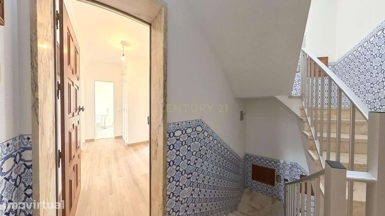 T2 Remodelado na Venda do Pinheiro | 1100 €/mês - Grande imagem: 5/27
