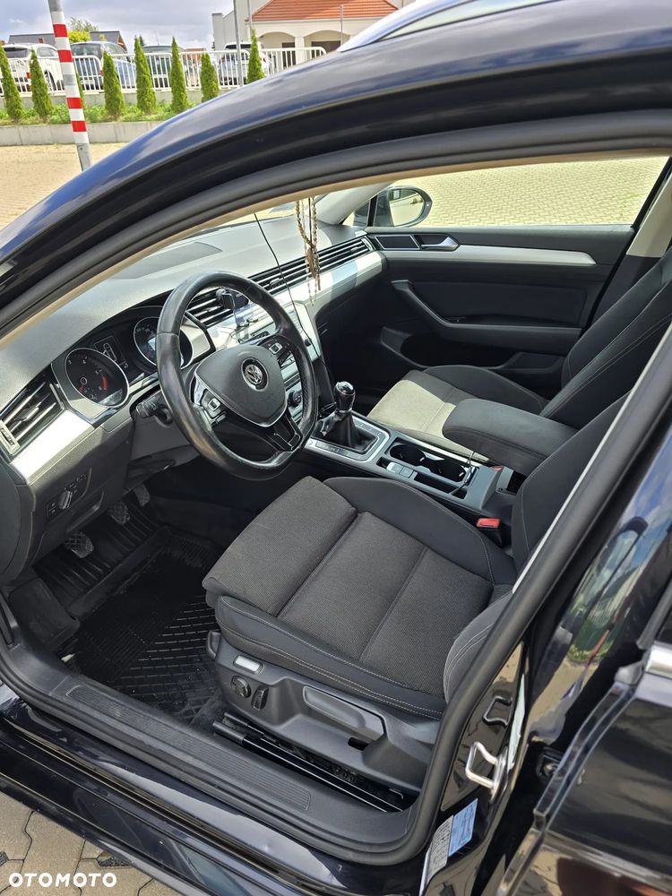 Volkswagen Passat 1.6 TDI BMT Comfortline - 11