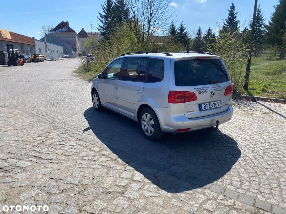 Volkswagen Touran 2.0 TDI DPF DSG STYLE - 4