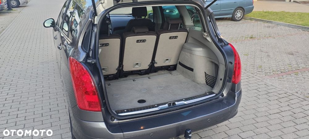 Peugeot 308 - 8