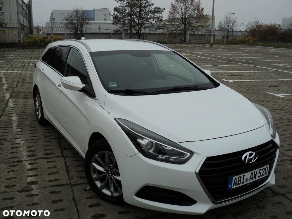 Hyundai i40 Kombi 1.7 CRDi DCT Premium - 1