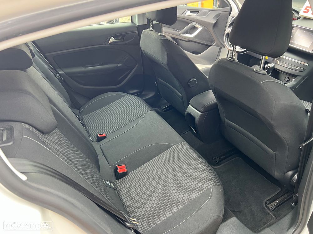 Peugeot 308 1.5 BlueHDi Style - 18