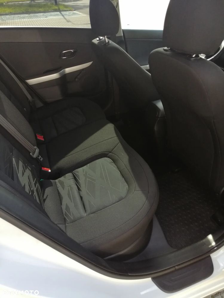 Kia Ceed Cee'd 1.6 GDI M - 11