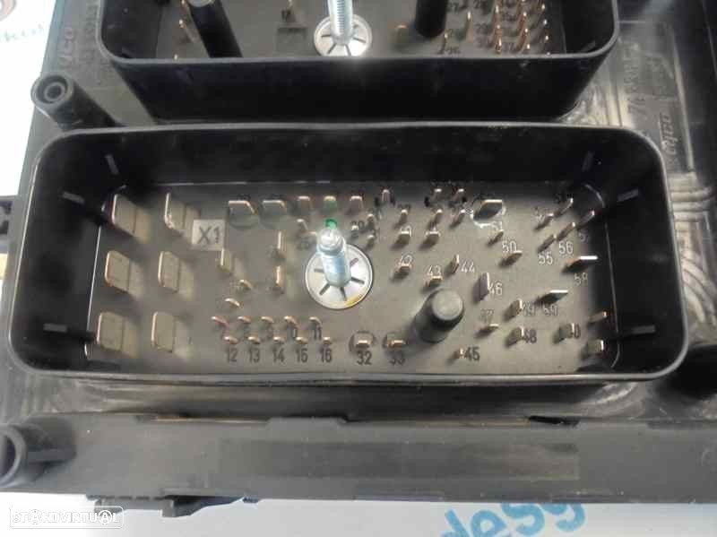CAIXA RELÉS / FUSÍVEIS OPEL ASTRA H GTC 2004 -015349211 - 3