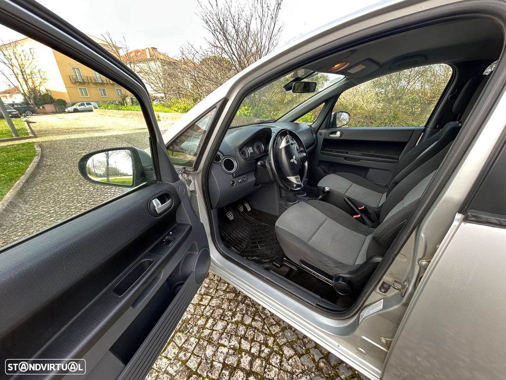 Mitsubishi Colt - 19