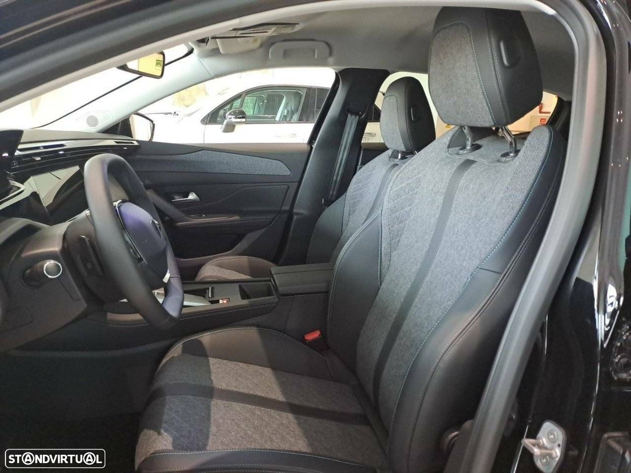 Peugeot 408 1.2 PureTech Allure EAT8 - 9