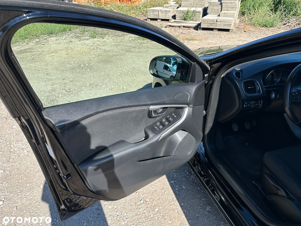 Volvo V40 T2 - 15
