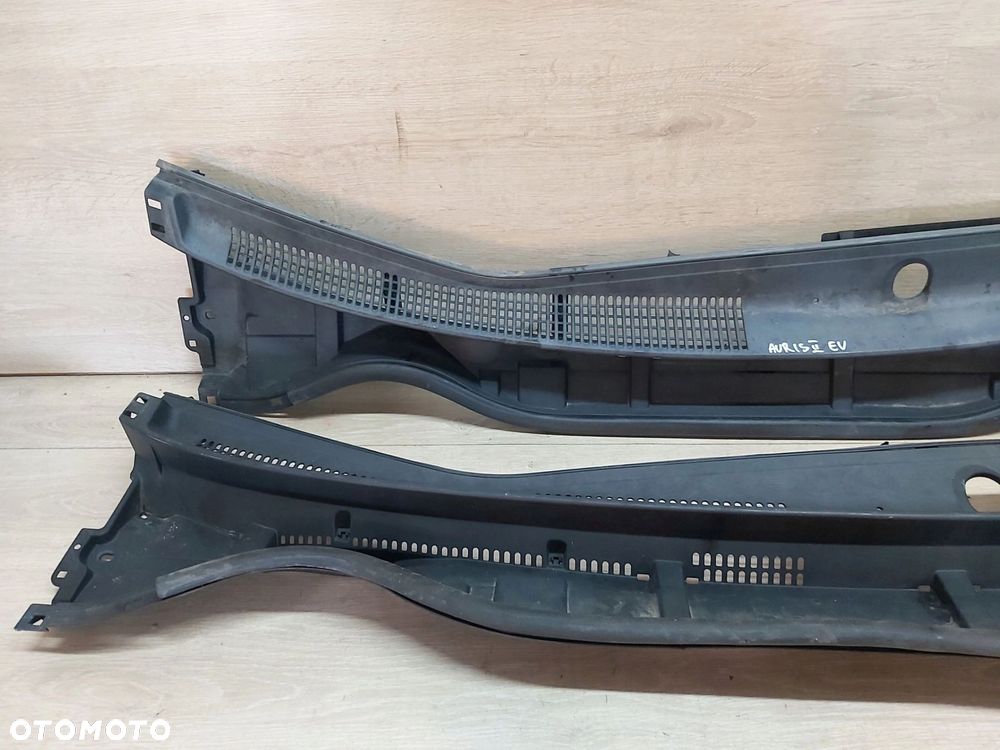 Toyota Auris II podszybie plastikowe ORYGINAŁ 55781-02350 - 1