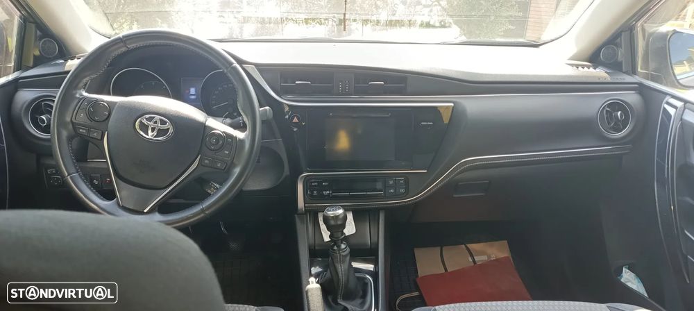 Toyota Auris Touring Sports 1.4 D-4D C.+P.Sport +TSS+Navi - 4