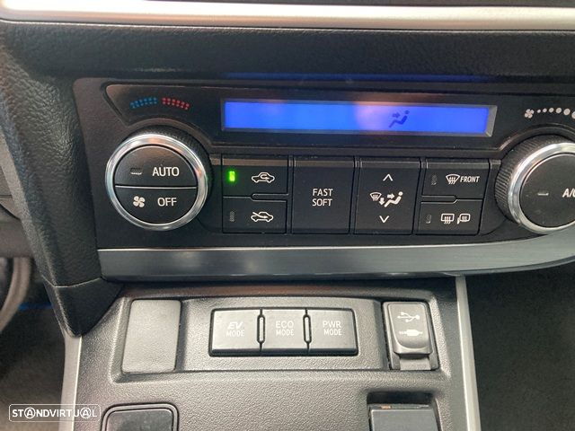 Toyota Auris 1.8 HSD Comfort+Navi - 13