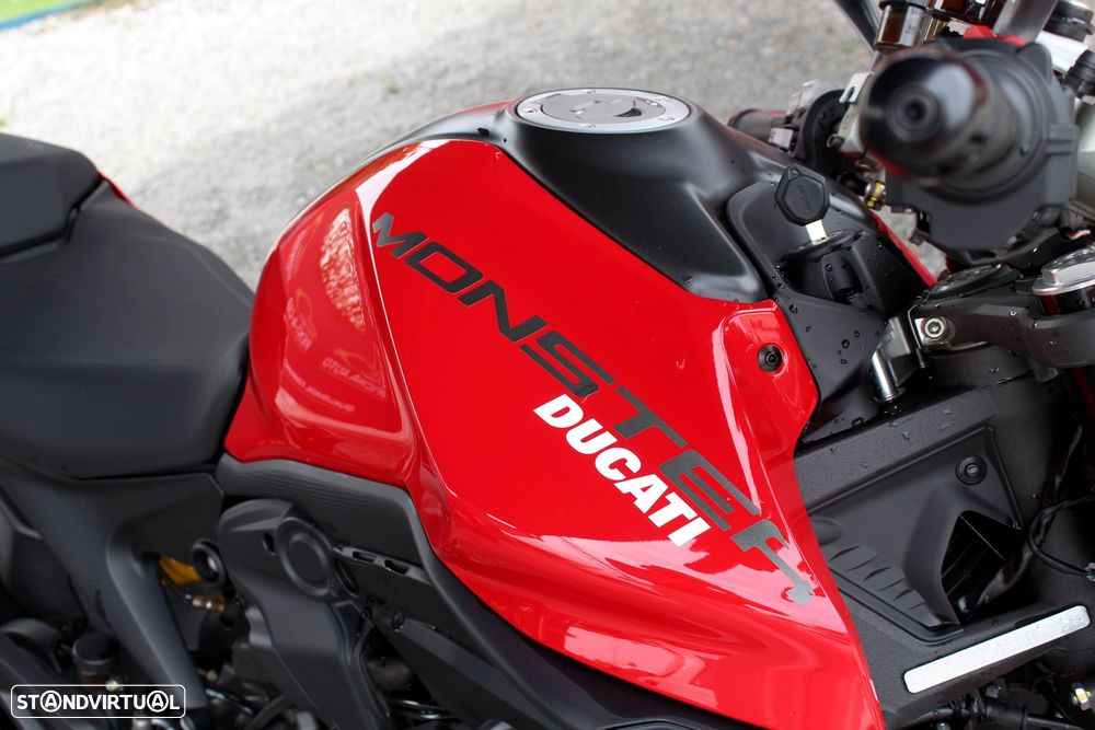 Ducati Monster - 11