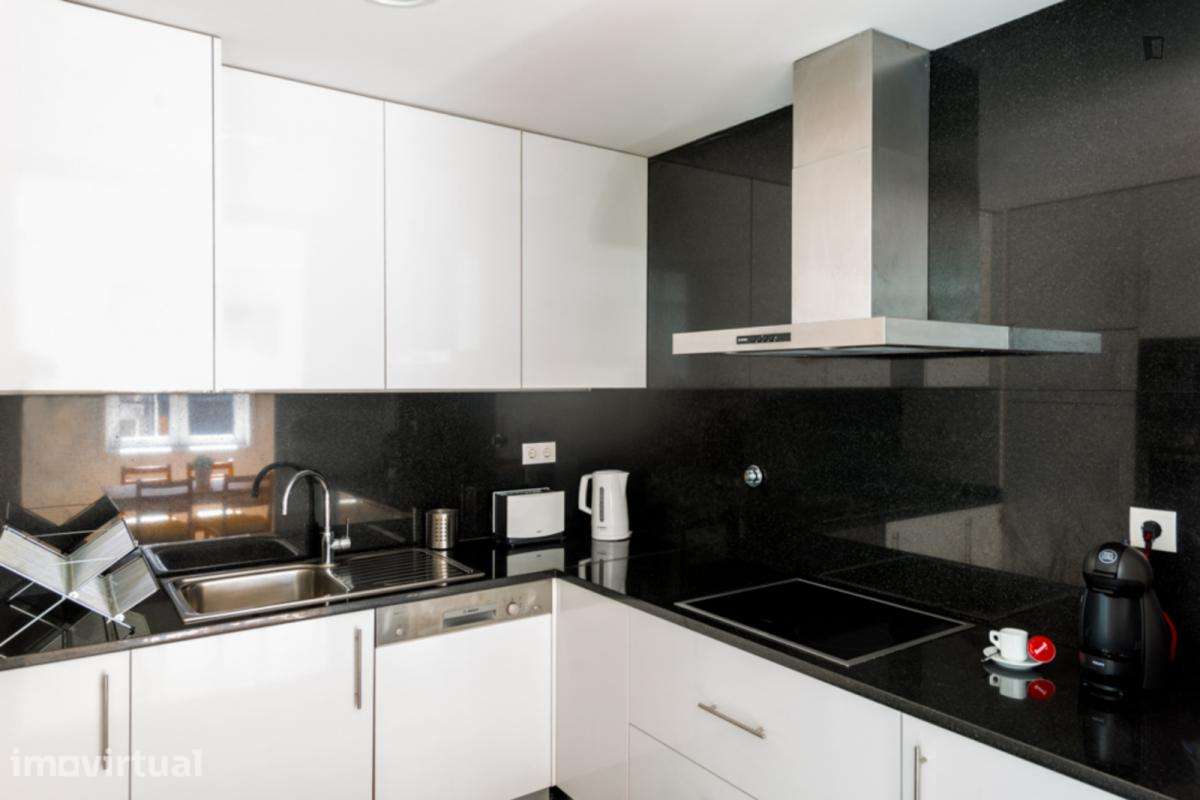 Apartamento com 2 quartos - localizado em Paranhos Porto - Grande imagem: 3/7