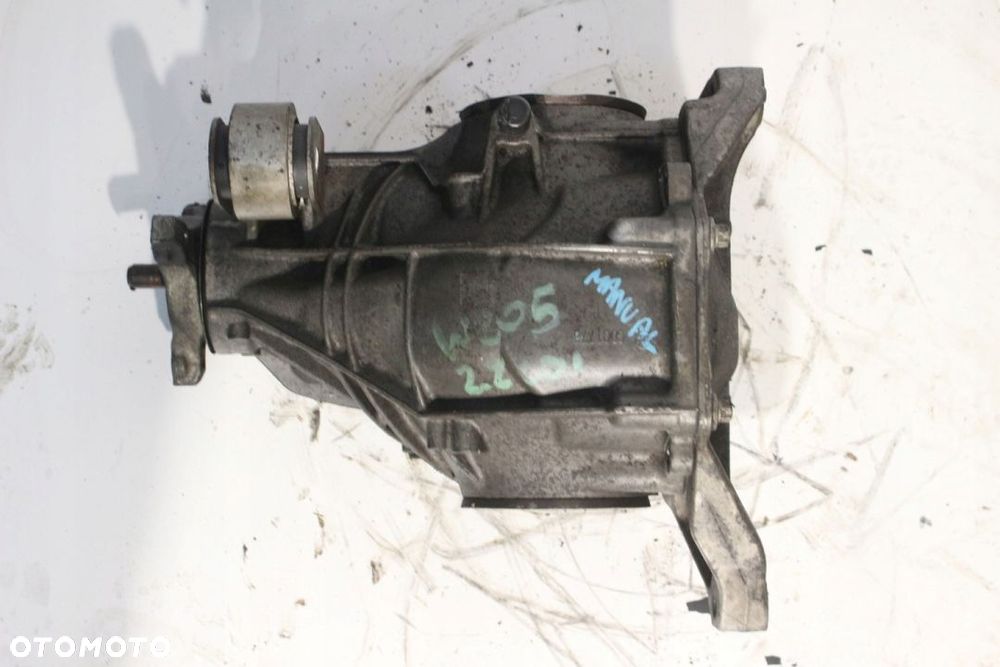 Most Dyferencjał Mercedes W205 2.2 CDI 2133510008 - 2