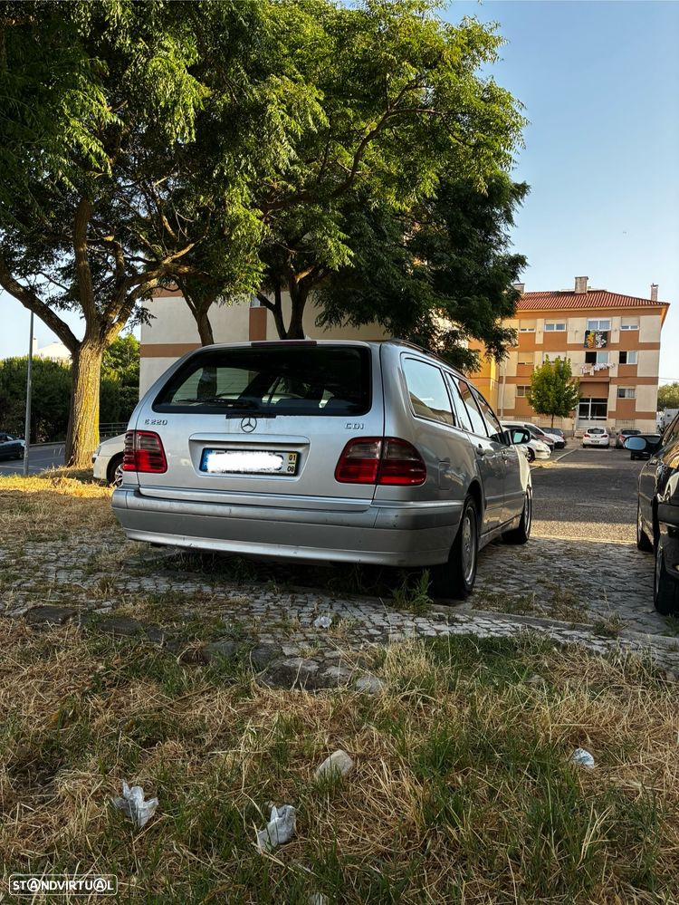 Mercedes-Benz E 220 - 2
