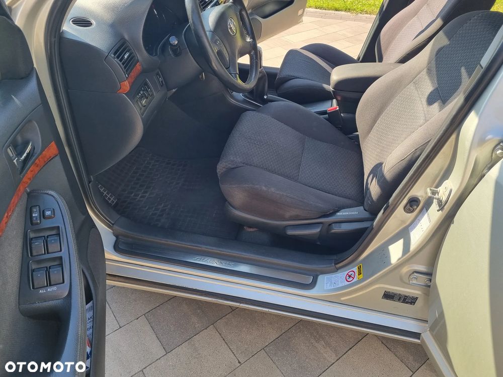 Toyota Avensis 1.8 VVT-i Combi - 6