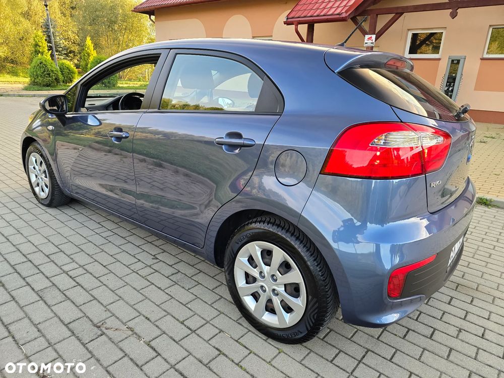 Kia Rio 1.2 Fifa World Cup Edition - 8