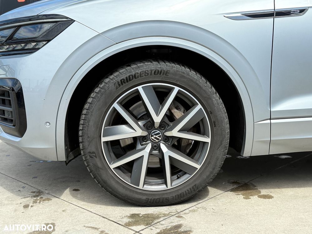 Volkswagen Touareg V6 TSI R-Style - 23