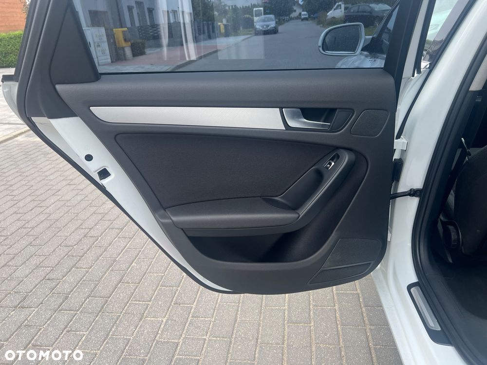 Audi A4 Avant 2.0 TDI DPF multitronic Attraction - 12