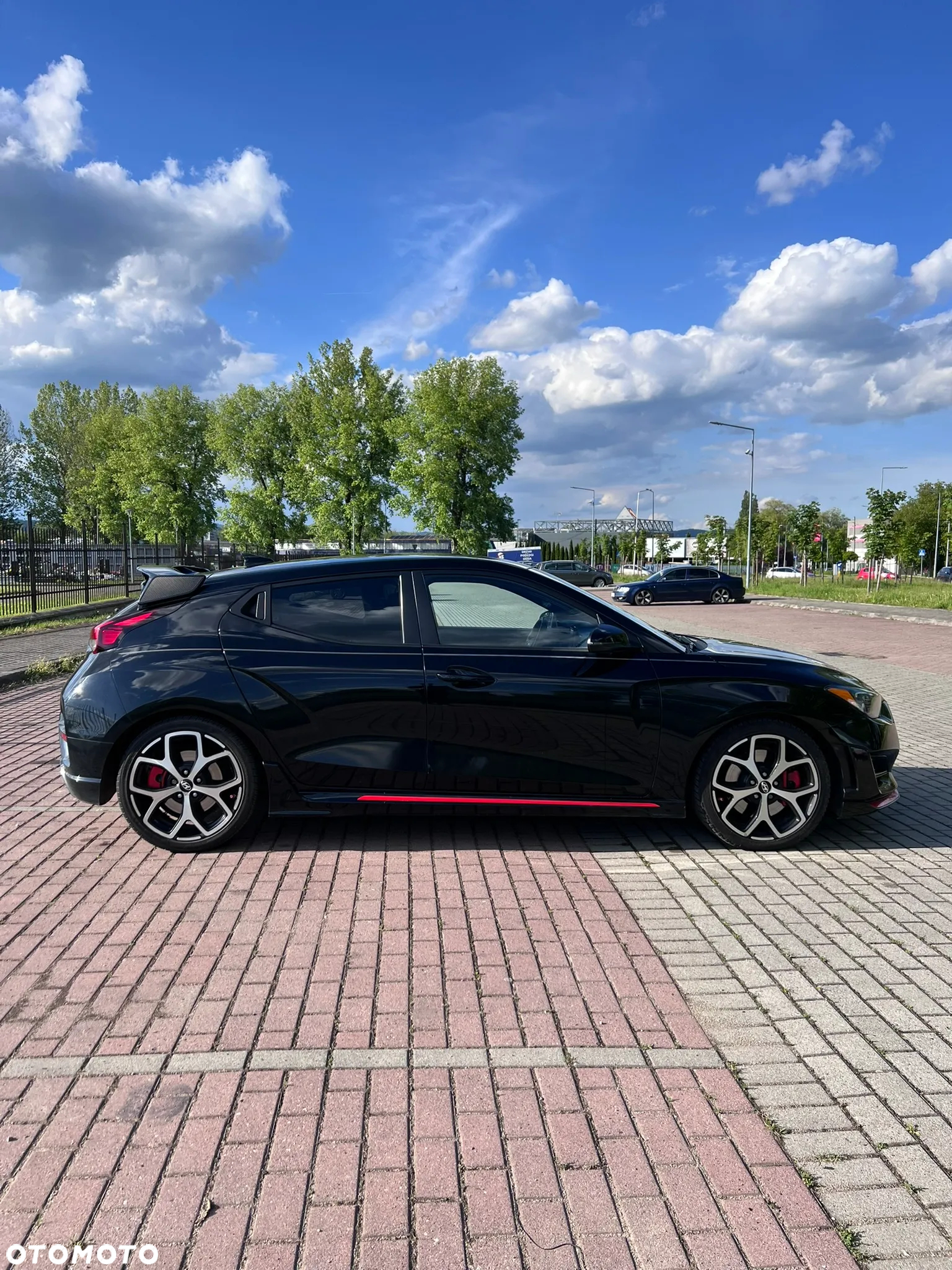 Hyundai Veloster - 4