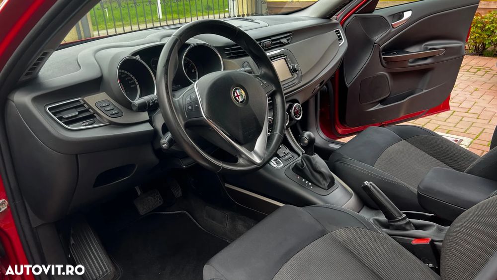 Alfa Romeo Giulietta 1.4 M-Air TCT Distinctive - 2