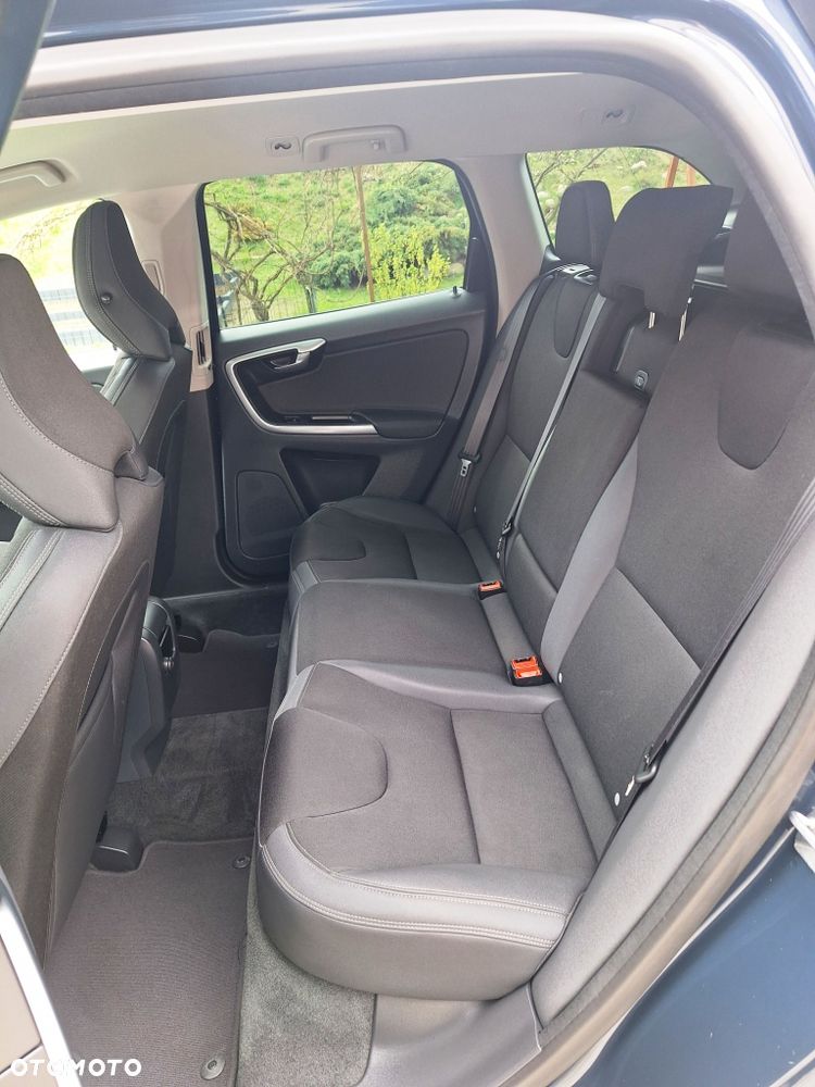 Volvo XC 60 D4 Geartronic Momentum - 9