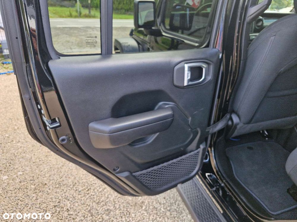 Jeep Wrangler - 18