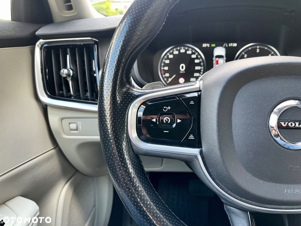 Volvo S90 D4 Momentum - 30