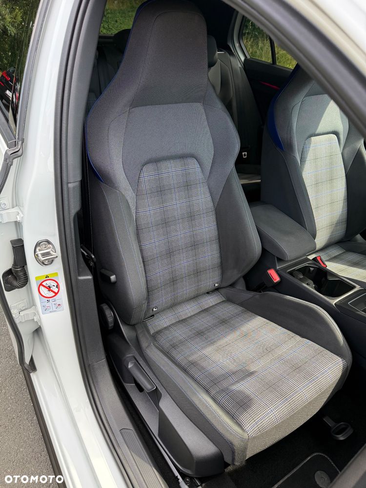 Volkswagen Golf 1.4 eHybrid OPF DSG GTE - 27