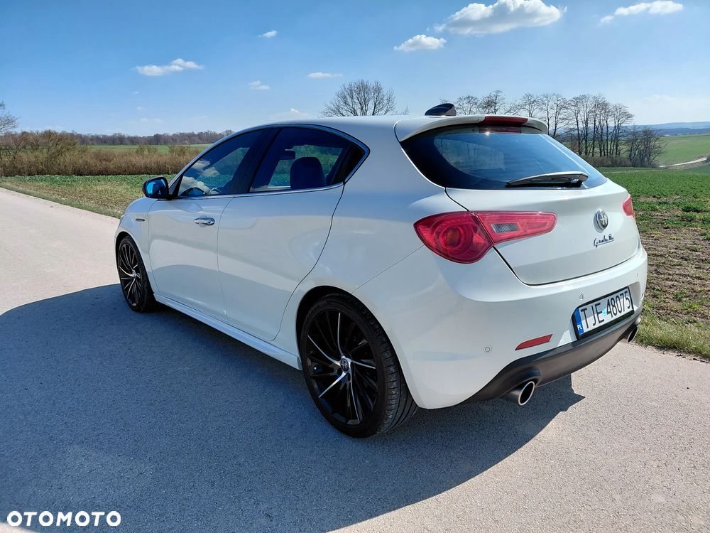 Alfa Romeo Giulietta 2.0 JTDM 16V - 5
