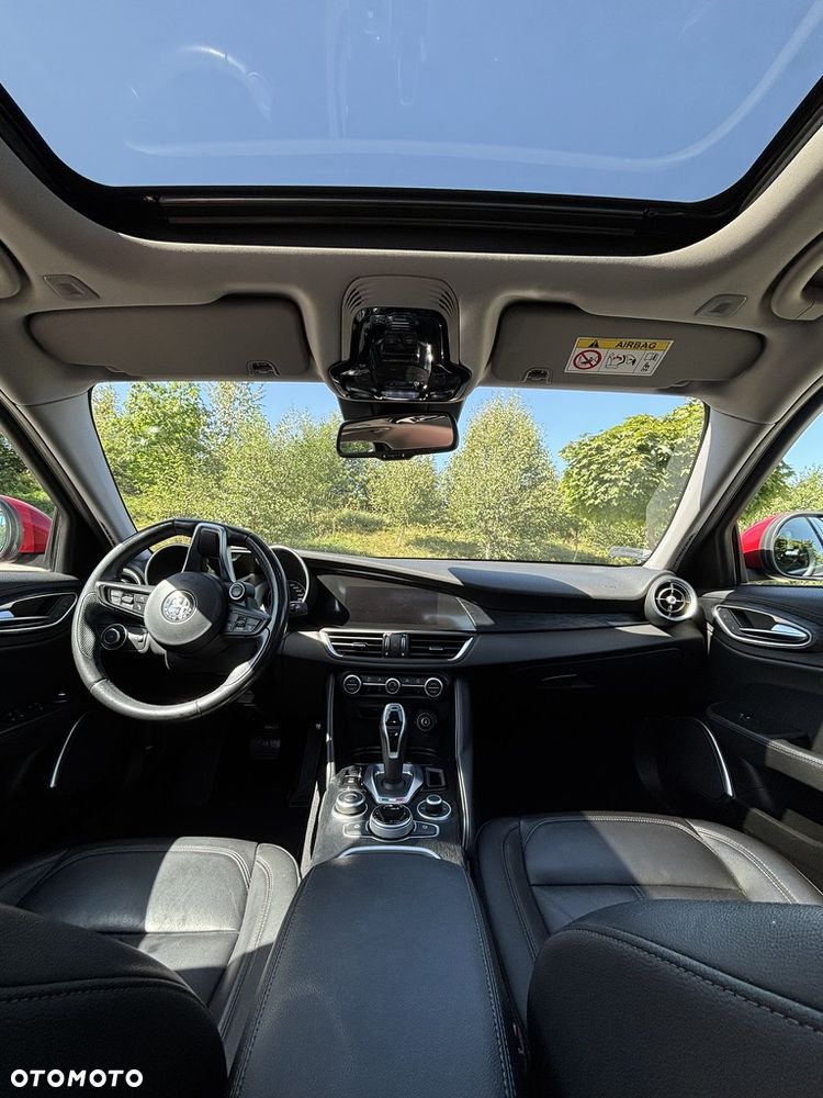 Alfa Romeo Giulia 2.0 Turbo Business - 17