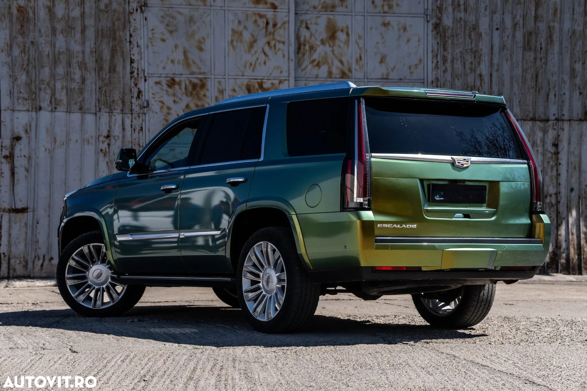 Cadillac Escalade 6.2 V8 AWD AT Platinum - 10