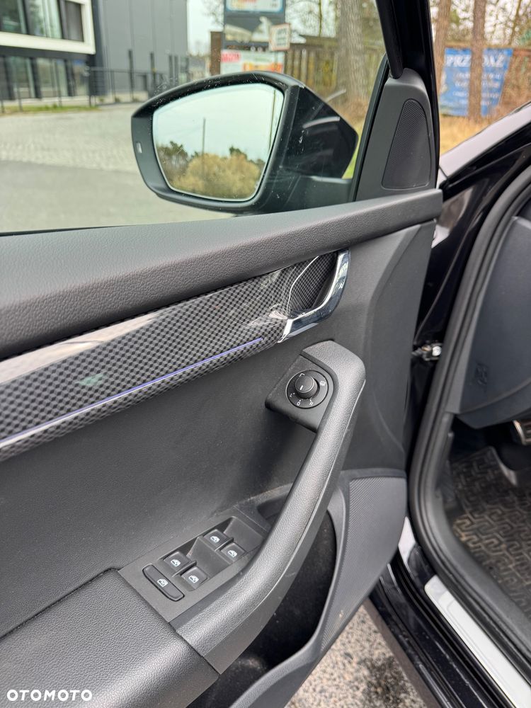 Skoda Octavia 2.0 TDI RS DSG - 17