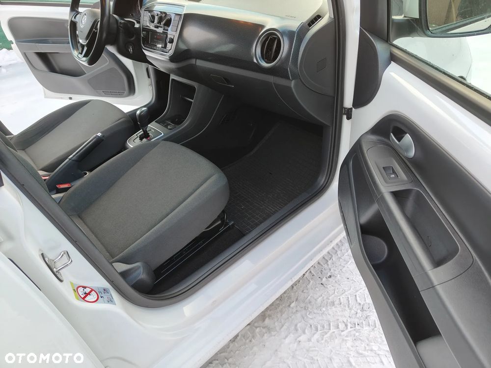 Volkswagen up! 1.0 move - 12