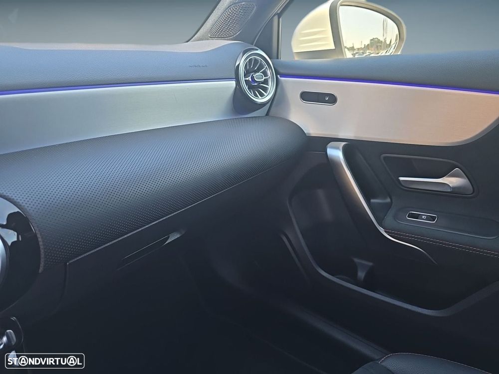 Mercedes-Benz A 250 e AMG Line - 14