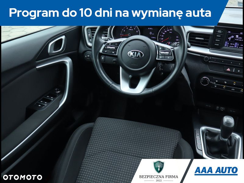 Kia Ceed - 8