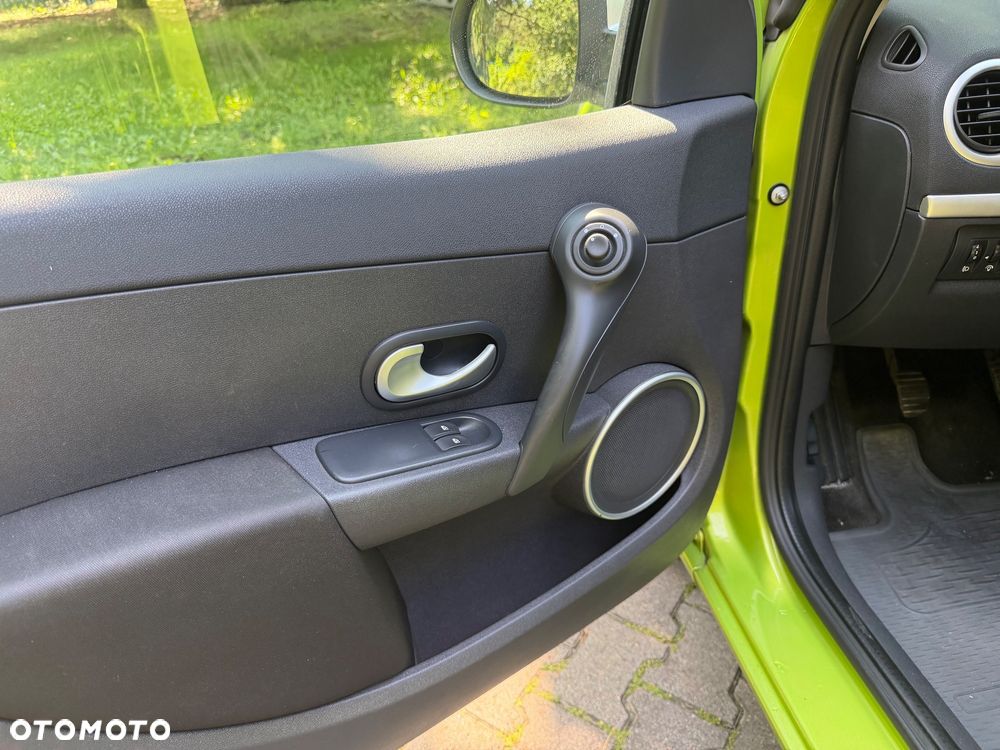 Renault Clio - 12