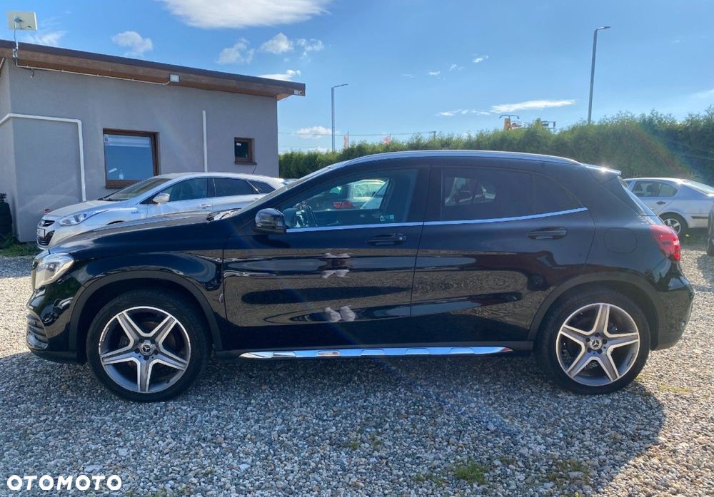 Mercedes-Benz GLA - 4