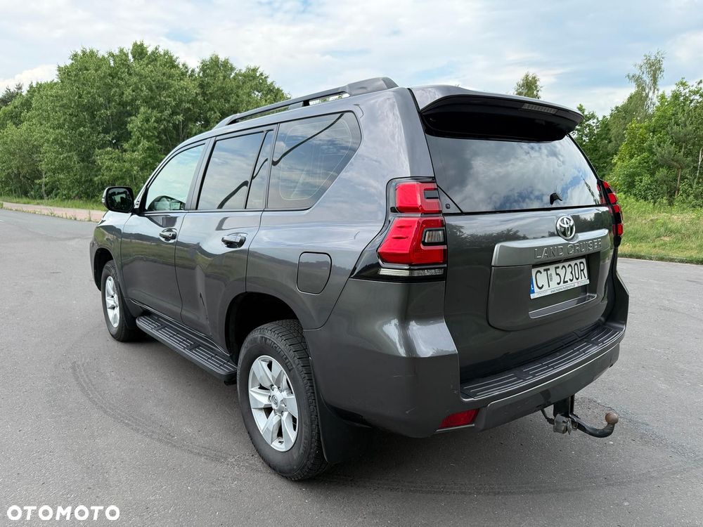 Toyota Land Cruiser - 2