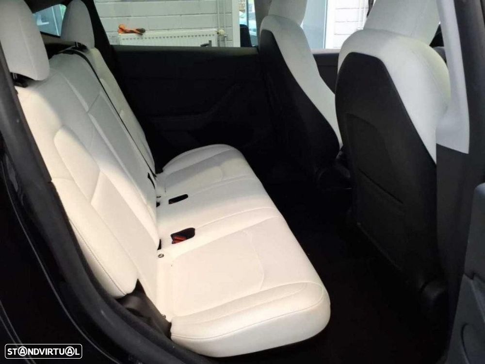 Tesla Model Y Performance Dual Motor AWD - 4