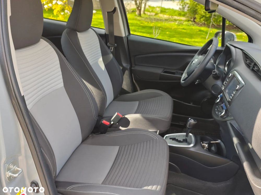 Toyota Yaris Hybrid 100 Premium EU6 - 21