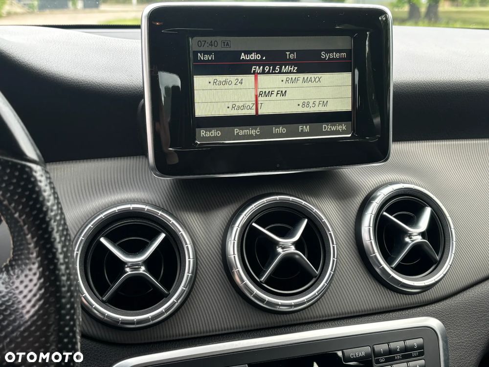 Mercedes-Benz CLA 180 StreetStyle - 27