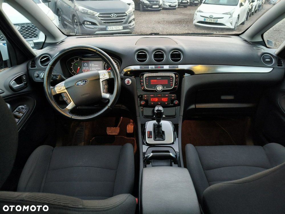 Ford S-Max - 8