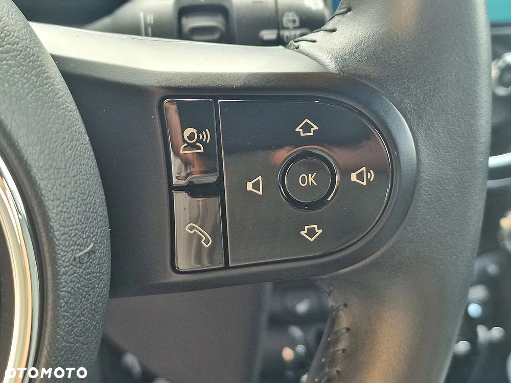 MINI Cooper Essential Trim - 13