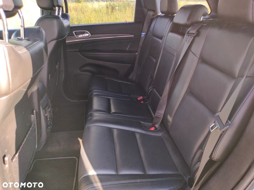 Jeep Grand Cherokee - 12
