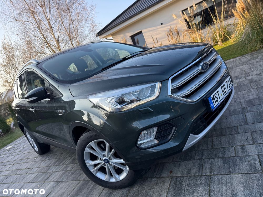 Ford Kuga 1.5 EcoBoost 2x4 Titanium - 1