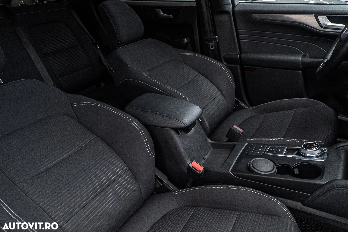 Ford Kuga 2.0 EcoBlue A8 AWD Titanium - 38