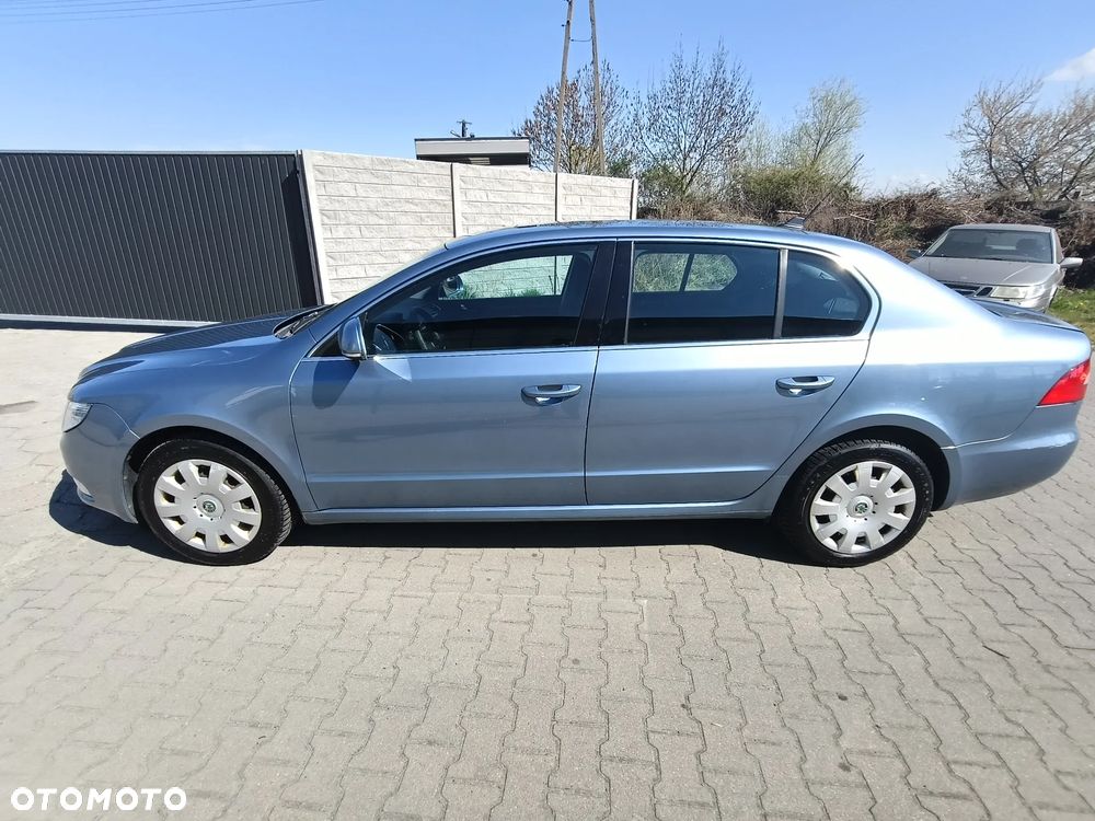 Skoda Superb 2.0 TDI Exclusive - 2