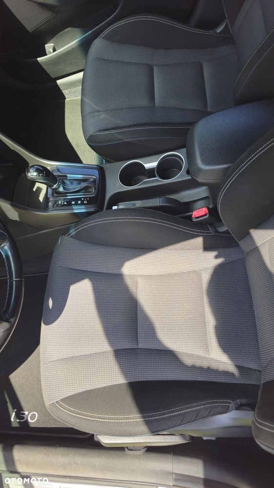 Hyundai i30 1.6 GDI BlueDrive Go DCT - 9